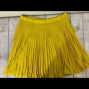 Yellow loft skirt